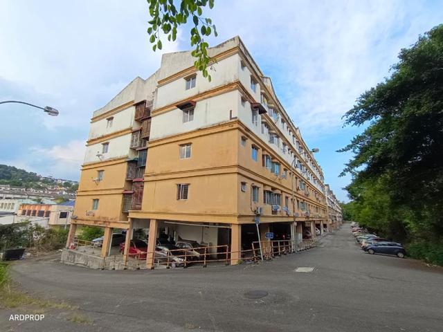 CANTIK RENOVATED DAN TERMURAH Flat Taman Kajang Sentral Tepi Highway