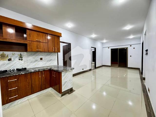 Cantt View Lodges 4 Bedrooms Drawing & Dining Room With Servant Room Area 2000 Square Feet Flat Available For Rent