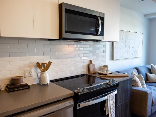 Canvas Lofts 1 Bedroom Apartment for Rent at 18 Hamilton Ave N, Ottawa, ON K1Y 1B6 Hintonburg