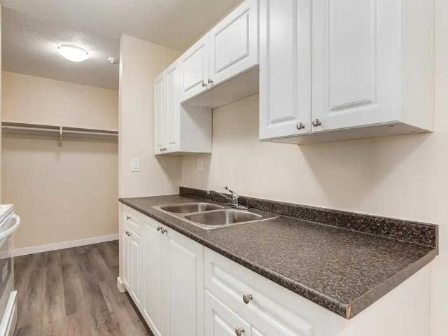 Canada West Courts 2 Bedroom Apartment for Rent at 7315 Yellowhead Trail Nw, Edmonton, AB T5B 4K1