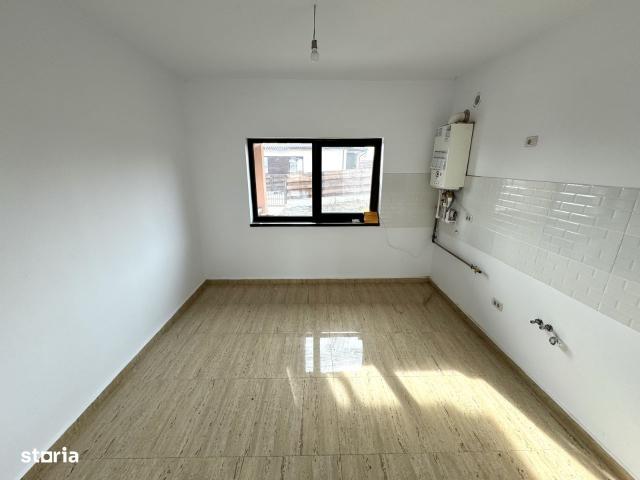 Canalizare! Placa! Incalzire in pardoseala! Casa 4 camere Valea Lupulu