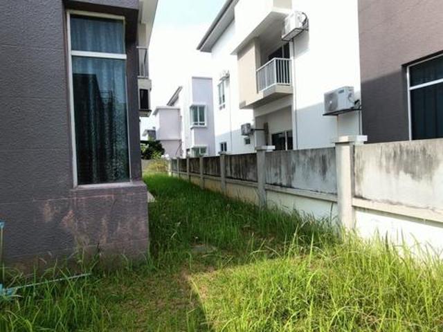 Canary Garden SemiD 5 1R5B 3450sf Extra Land