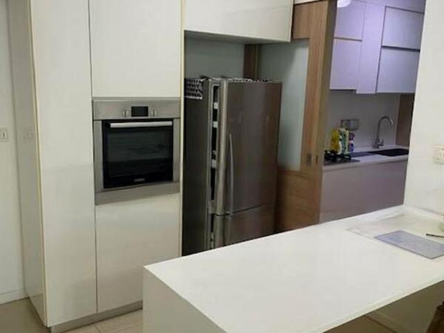 Canberra Residences D27, Condominium