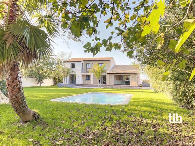 Candillargues: Superbe Villa Renovee 6 Pieces 227m2 Sur 180. 227m² Candillargues