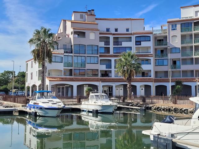 Canet Port T3 Mezzanine Duplex avec terrasse vue Port et Mer