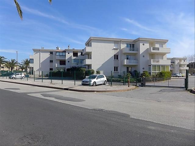 Canet Plage Location année T2 avec parking privé