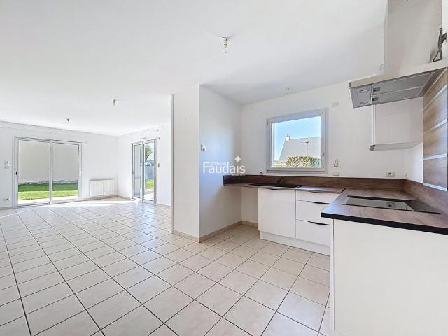 Canisy bourg tous commerces maison 3 chambres