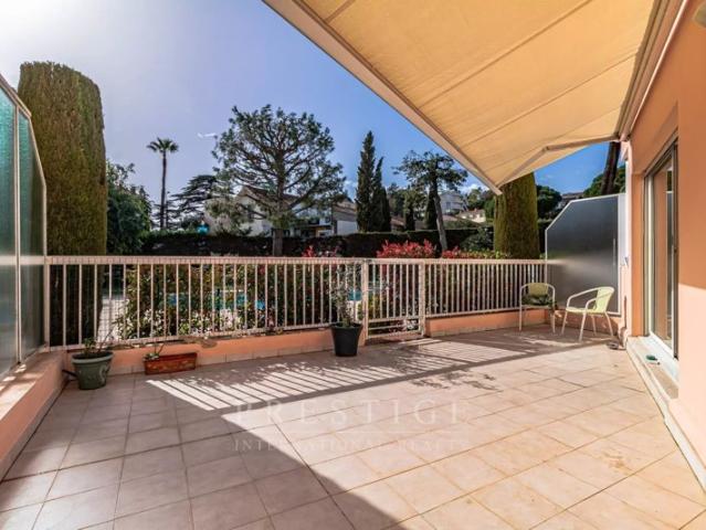 Cannes, 3 pièces 70 m² standing 2 Parkings, cave, Piscine