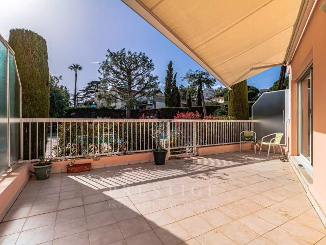 Cannes, 3 pièces 70 m² standing 2 Parkings, cave, Piscine