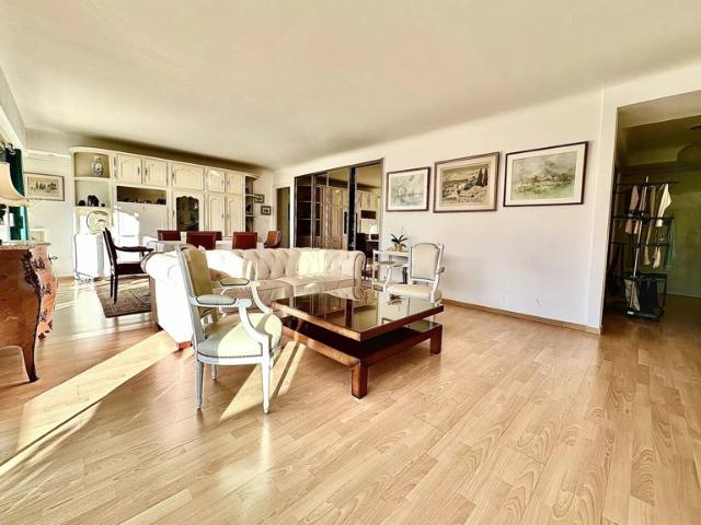 CANNES ALEXANDRE III: T3/4 105m2 + 25m2 TERRASSE + DERNIER ETAGE