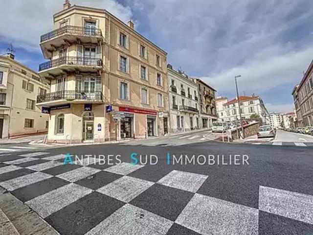 Cannes 06400 Achat / Vente appartement 2 pièces t2 au dernier étage