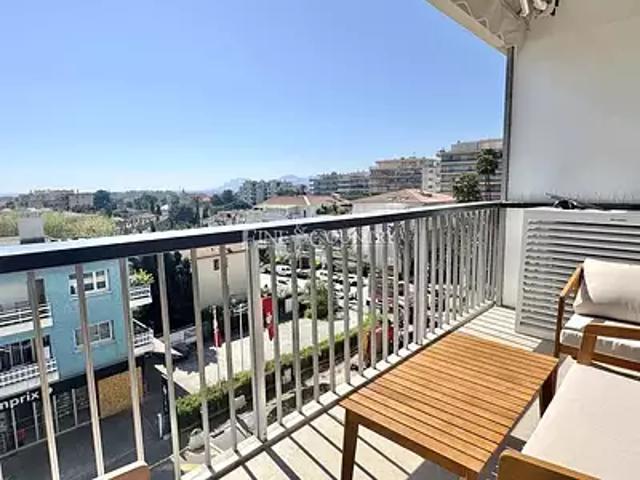 Cannes 06400 Achat / Vente appartement 3 pièces t3 au dernier étage