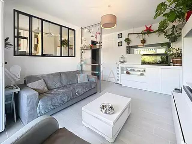 Cannes 06400 Achat / Vente appartement 2 pièces t2 au dernier étage