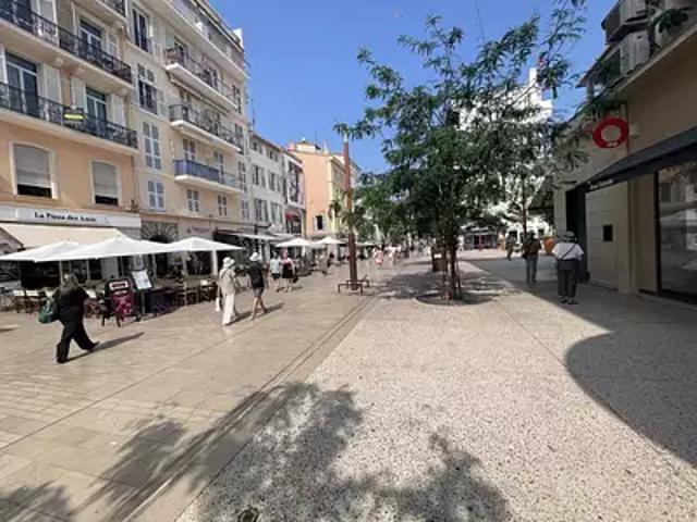Cannes 06400 Achat / Vente divers
