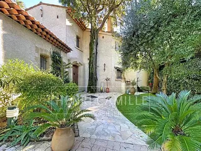Cannes 06400 Achat / Vente maison 7 pièces t7 piscine