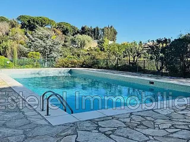 Cannes 06150 Achat / Vente appartement 1 pièce t1 au dernier étage piscine