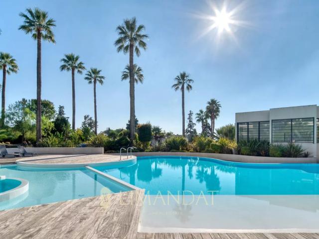 CANNES 160 M2 DOMAINE SÉCURISÉ RÉCENT