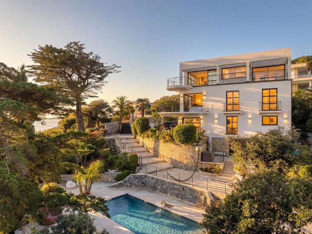 Cannes Californie villa 300 m2 vue mer Cap d?Antibes terrain. 294m² Cannes
