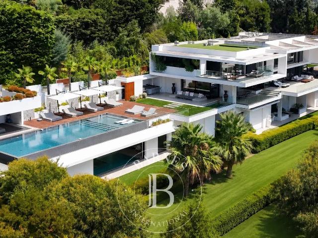 CANNES CALIFORNIE VILLA CONTEMPORAINE AVEC VUE MER PANORAMIQUE 8 CHAMBRES