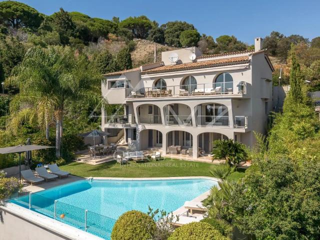 Cannes Californie Villa contemporaine Vue mer 291m² Cannes