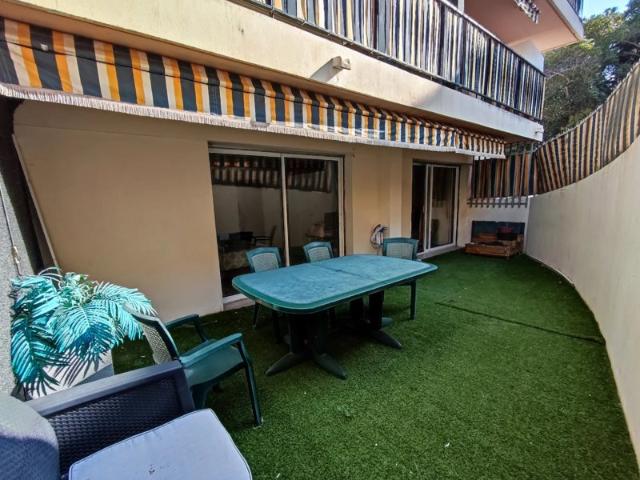 CANNES Au calme Appartement 3 PIECES GRANDE TERRASSE