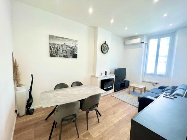 CANNES CENTRAL BANANE T2 DE 38M2 LUMINEUX REFAIT A NEUF
