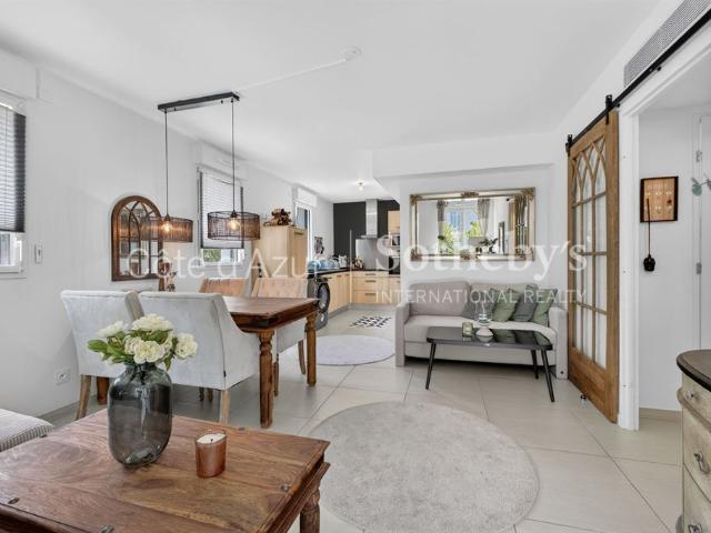 Cannes centre, appartement 2 pièces 50 m² avec grande terrasse 26 m² proche rue d’Antibes