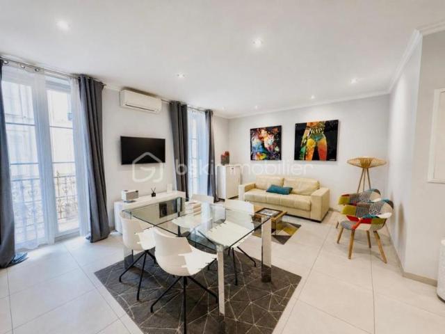 CANNES CENTRE APPARTEMENT 3 PIECES 68M² 3 MIN A PIED RUE D'ANTIBES ET RUE HOCHE