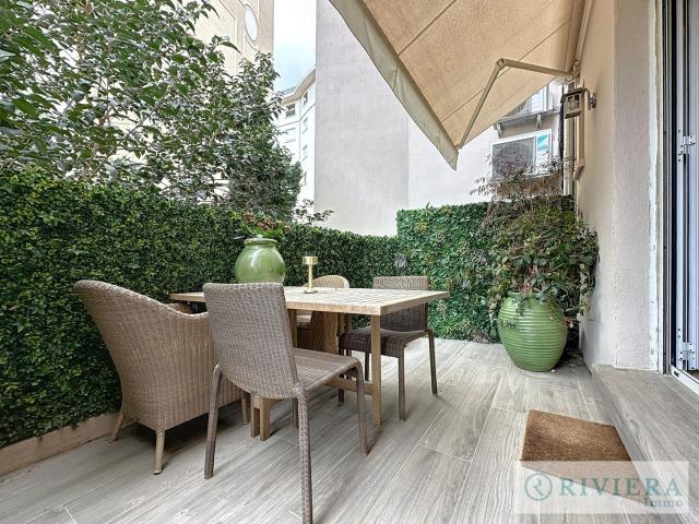 CANNES CENTRE BANANE T3/T4 DE 95M2 REFAIT A NEUF AVEC TERRASSE 18M2