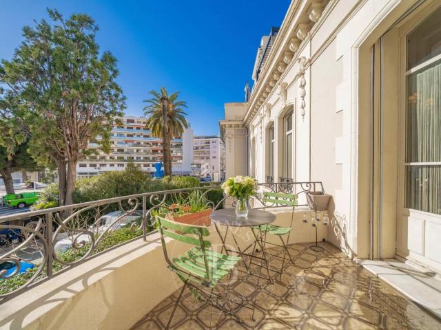 Cannes Centre Bourgeois 2 Pieces Terrasse Garage 75m² Cannes