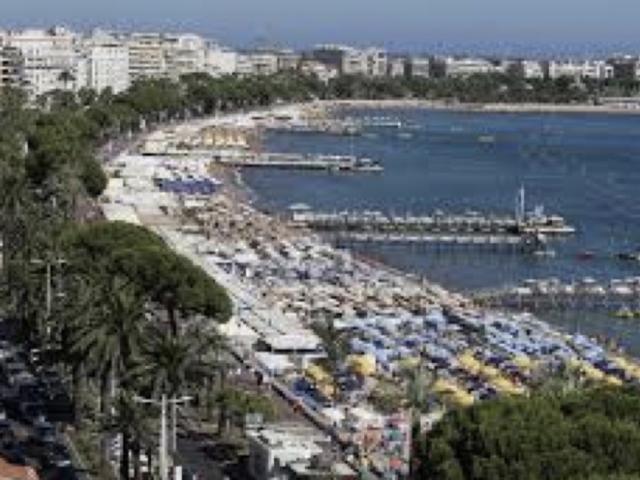 CANNES CENTRE RESTAURANT 48 M2 AVEC PLACES EN EXTÉRIEUR PROCHE