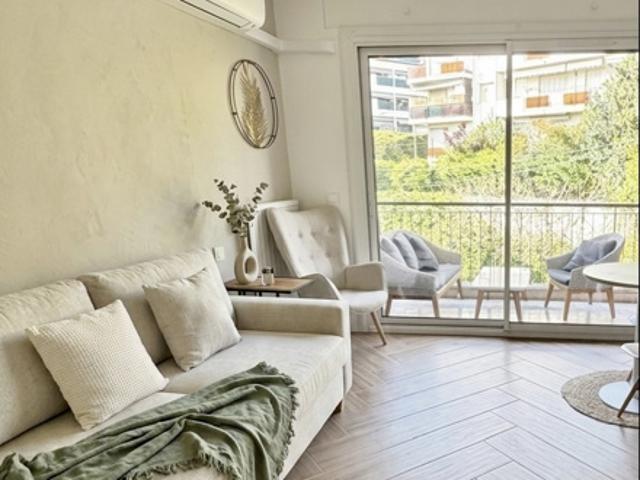 CANNES CENTRE STUDIO COUP DE COEUR: EMPLACEMENT No1