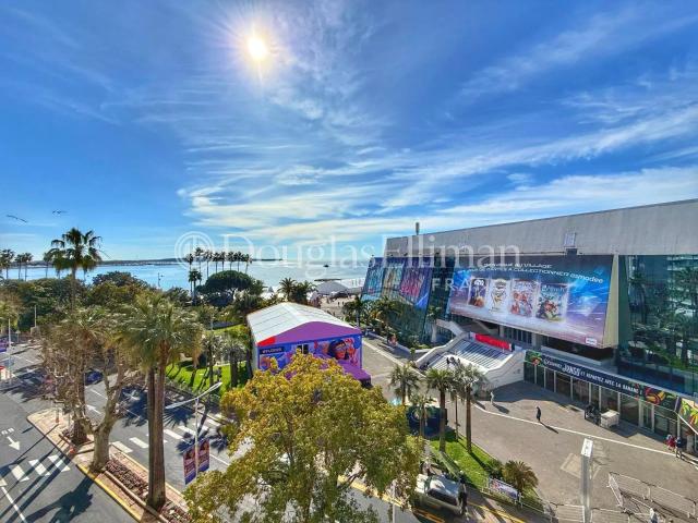 Cannes Croisette Appartement 2 pièces avec vue mer 48m² Cannes