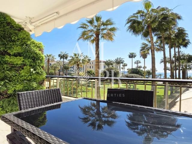 Cannes Croisette Appartement 3 pièces de 127m2 Vue mer et Parc
