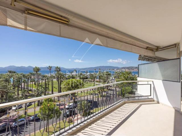 Cannes Croisette Appartement 3 pièces vue mer exceptionnel. 96m² Cannes