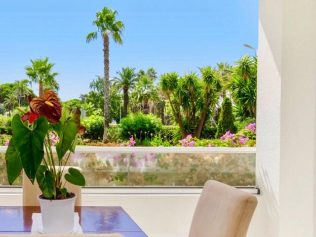CANNES CROISETTE COMME UNE VILLA T4 REFAIT A NEUF 110M2 TERR