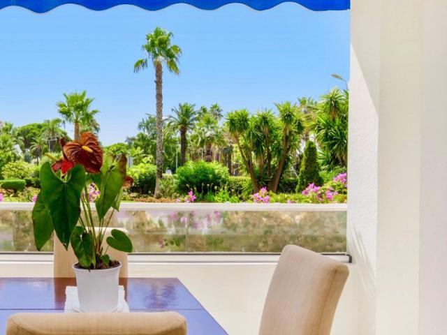 CANNES CROISETTE COMME UNE VILLA T4 REFAIT A NEUF 110M2 TERR