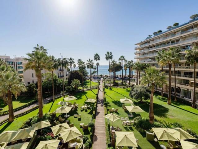 Cannes Croisette / Grand Hôtel / vue mer