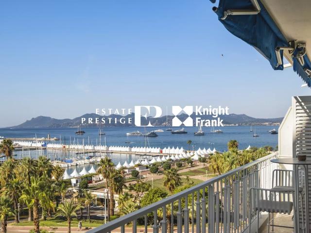 CANNES CROISETTE Superbe 4 pièces rénové vue mer