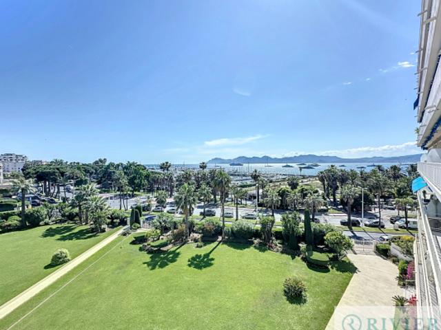 CANNES CROISETTE T4 DE 100M2 VUE MER PANORAMIQUE TERRASSE SU