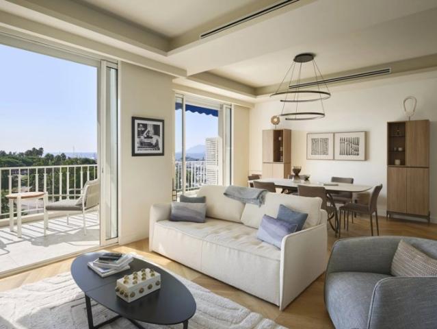 Cannes Croisette Vue Mer Panoramique Beau 4 pièces de 100 m²