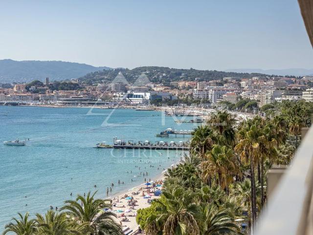 Cannes Croisette 3 pièces vue mer panoramique