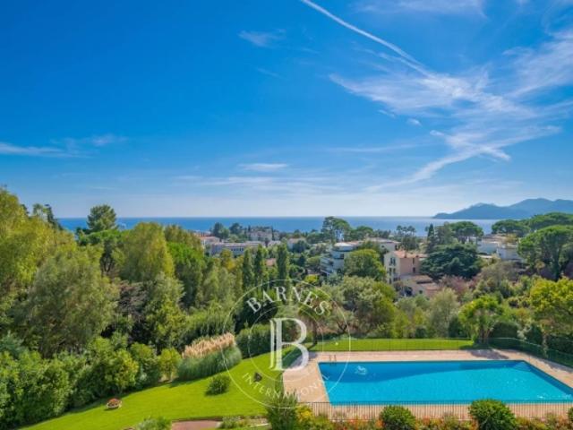 CANNES CROIX DES GARDES 2 PIÈCES TERRASSE VUE MER PANORAMIQUE