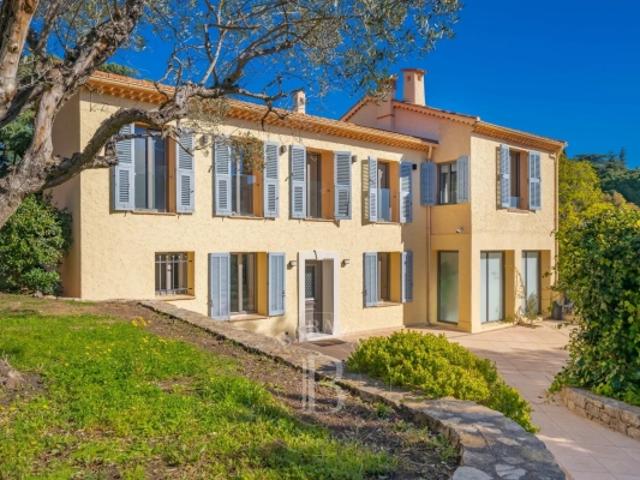 CANNES CROIX DES GARDES VILLA DU XIXe SIÈCLE RÉNOVÉE VUE MER
