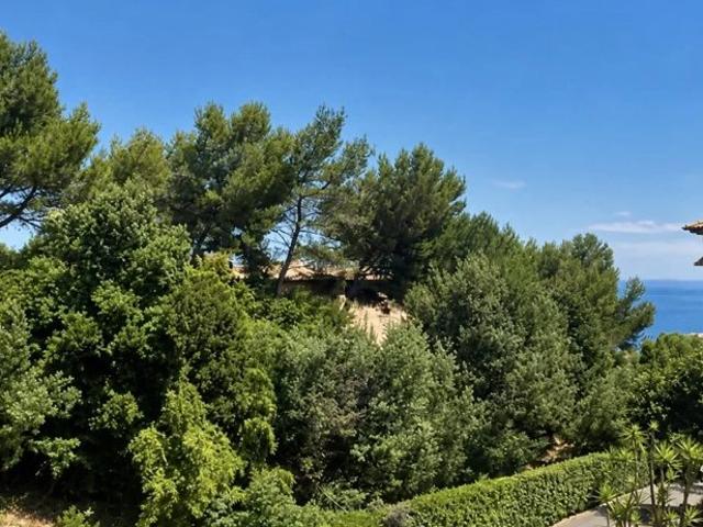 CANNES CROIX DES GARDES / APPARTEMENT 4 PIECES PARKING