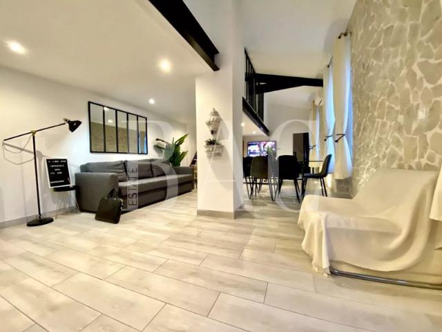 Cannes, à 500 mètres du palais des congrès, superbe duplex 4 pièces entièrement rénové