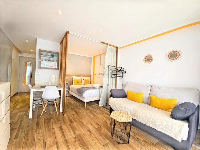 CANNES à vendre studio meublé 24 m2 rue d'Antibes refait à n. 24m² Cannes