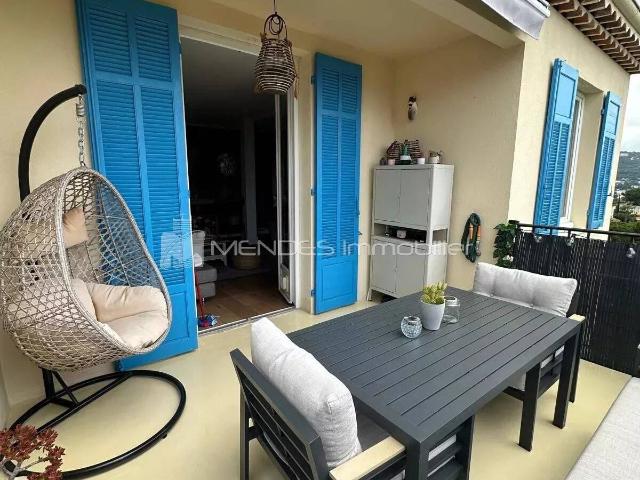CANNES APPARTEMENT 3 PIECES VUE MER