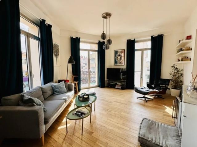Cannes Appartement bourgeois 5 pièces Balcon Proche Vieux Port