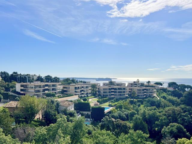 Cannes, Appartement exceptionnel avec vue mer panoramique su. 98m² Cannes